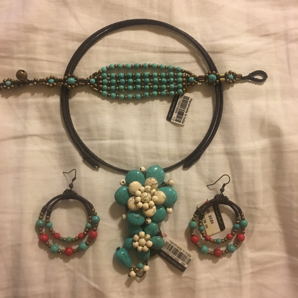 INDIAN MADE JEWELRY SET + BONUS BANGLE
